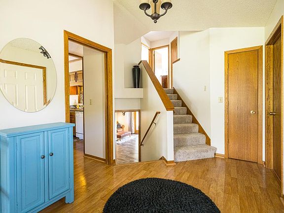 3rd image of 1004 Rushmore Dr