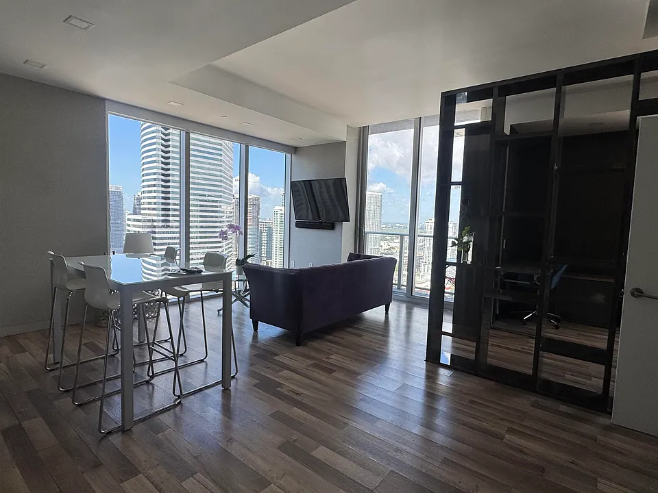 151 SE 1st St #Penthouse 11