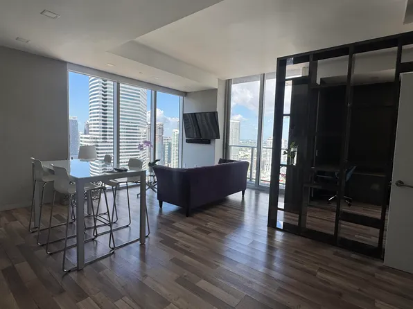 151 SE 1st St, Miami, FL
