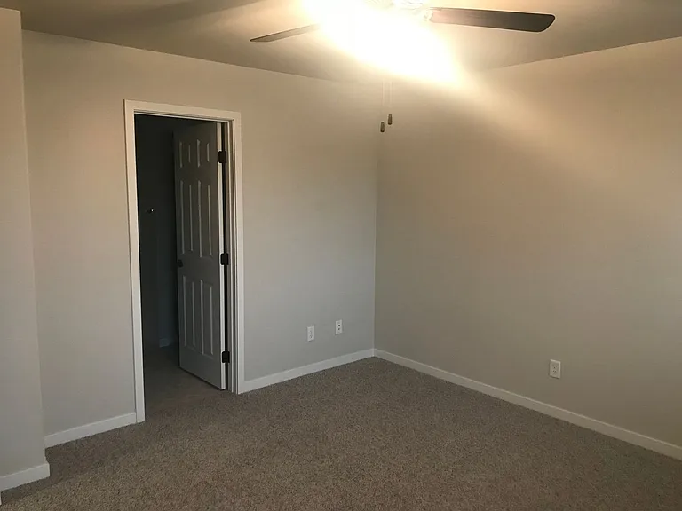 920 Albert Dr W — Photo 25