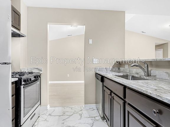 4th image of 17165 Higdon Dr