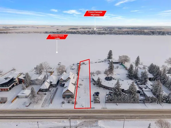 492 W Chestermere Dr, Chestermere, AB T1X 1B3