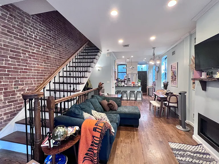 2 Sylvan Ct #1 — Photo 3
