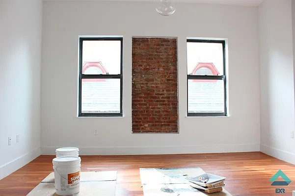 Rented by EXR | media 36