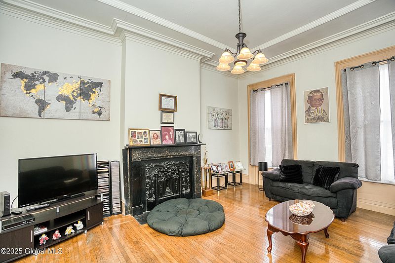 3rd image of 23 Ten Broeck Street