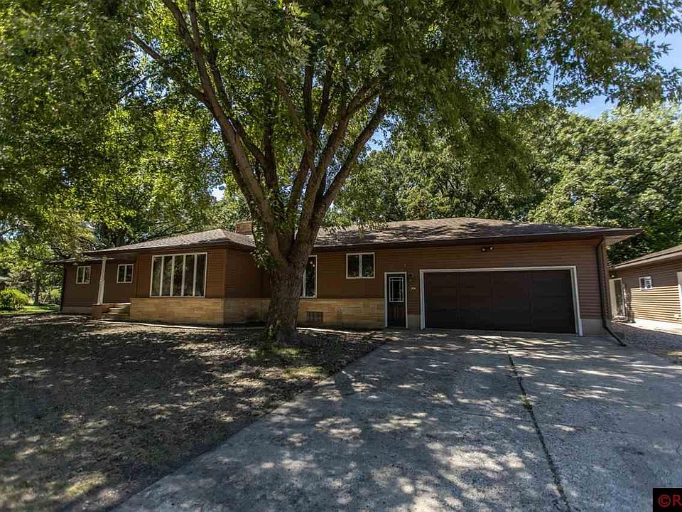 1st image of 219 Ehrich St