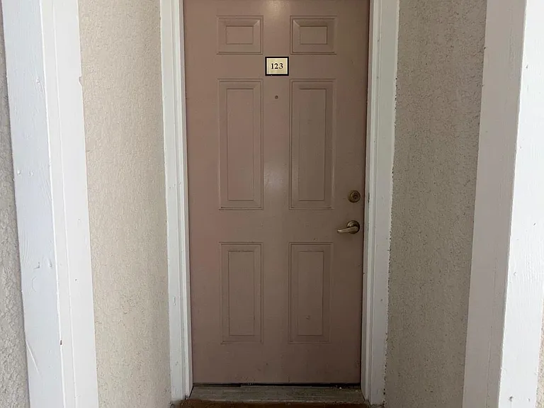 1504 Lincoln Way #123 — Photo 2
