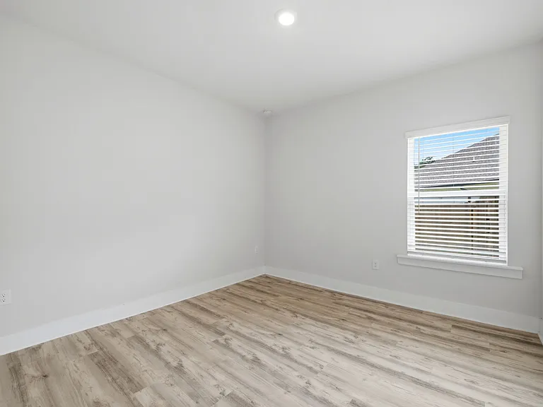 209 Camellia Dr — Photo 15