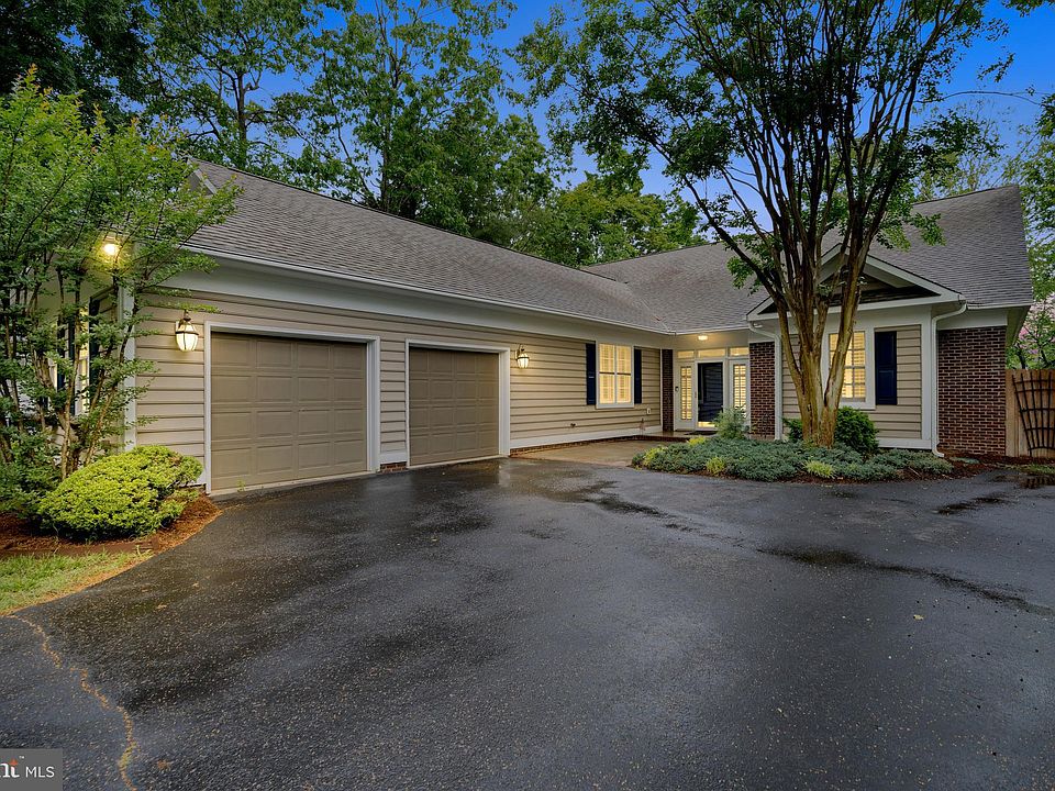 1st image of 10905 Cedar Creek Dr