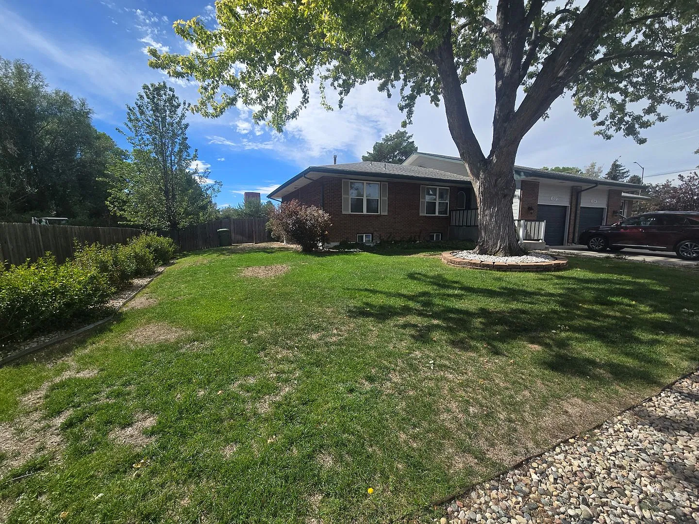 Spacious And Updated 4b/2.5b Now Available In Loveland! Huge Back Yard! — Photo 4