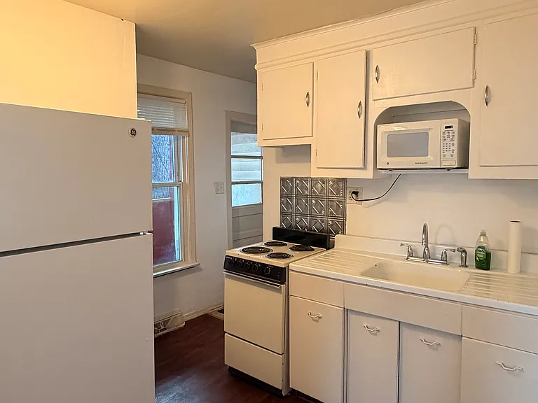 117 Walnut St #2 — Photo 8