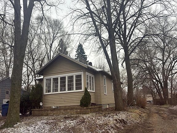 2nd image of 1030 Connell Ct