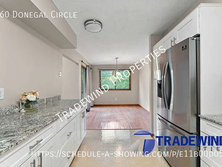 560 Donegal Cir — Photo 3