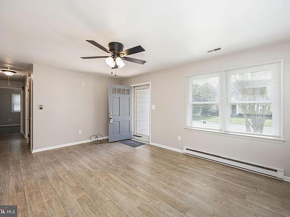 5th image of 509 Juniper St