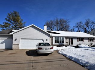 308 S Sawyer St, Oshkosh, WI 54902