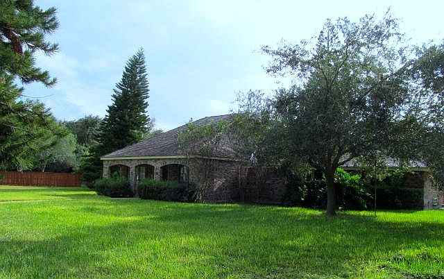 1st image of 1814 Forest Ln