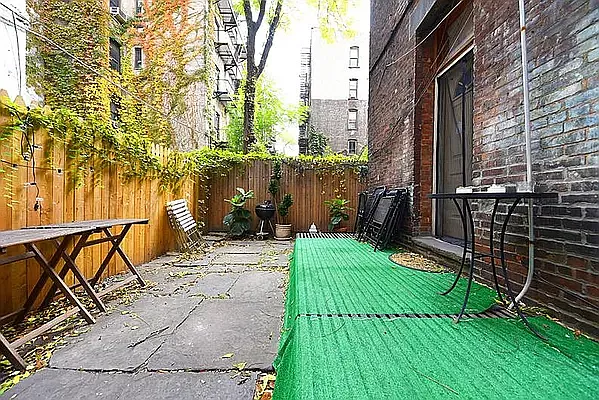 Rented by Buchbinder & Warren | media 31