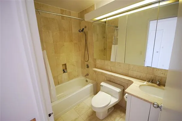 Sold by Luxury Habitat | media 32