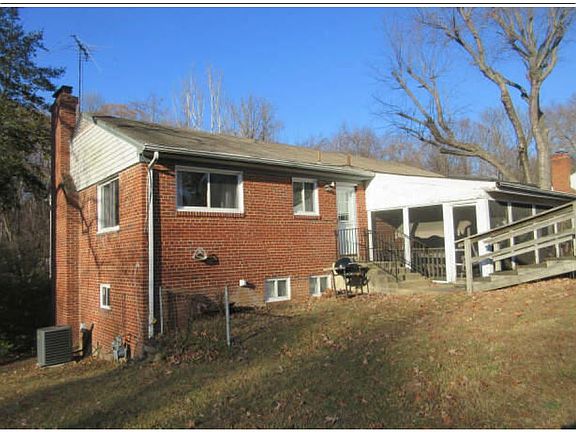 2nd image of 7517 Essex Ave