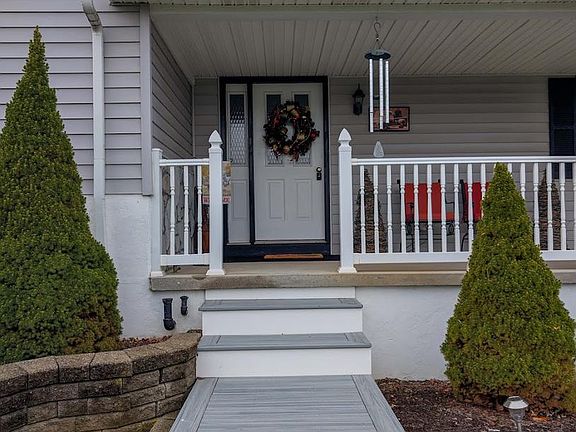 4th image of 225 Andrew Ave