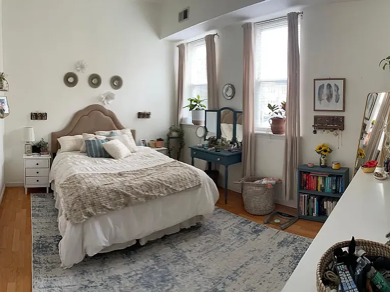 647 Bainbridge St #2 — Photo 8