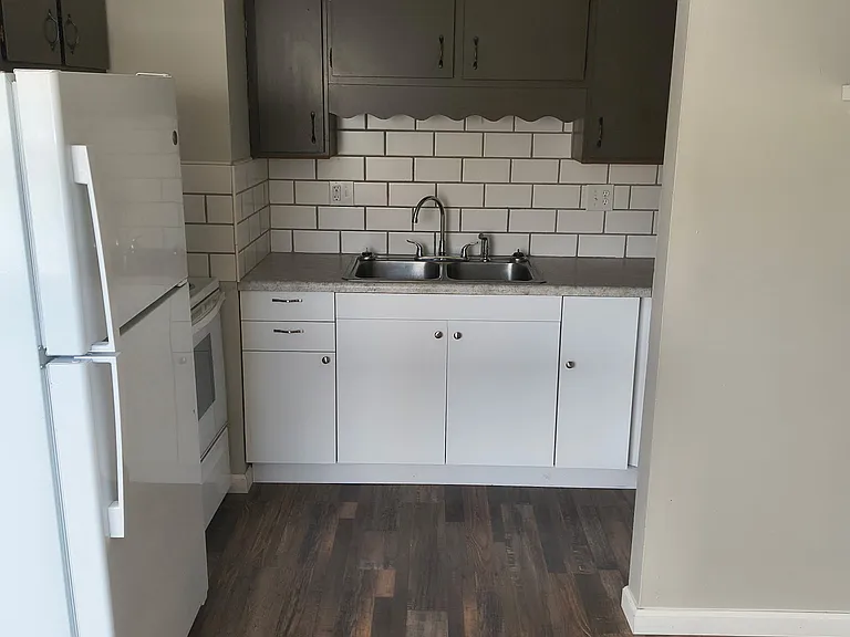 405 McBarnes St #9 — Photo 3
