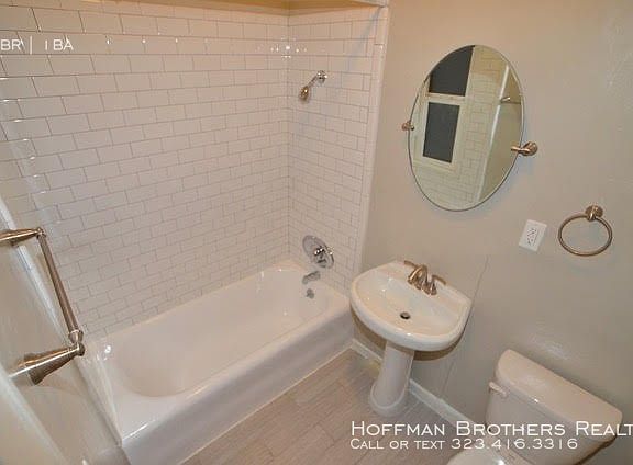 5th image of 207 N Kenmore Ave #14