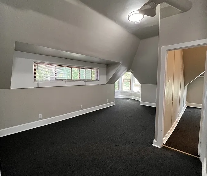 222 N West St #4 — Photo 2