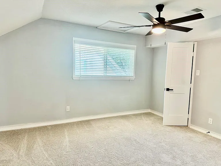 10615 Piping Rock Ln — Photo 8