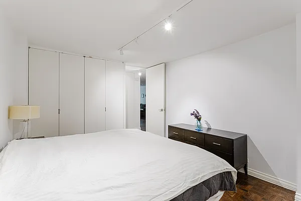 Rented by Compass | media 6