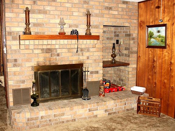 5th image of 617 County Road 439 E