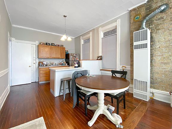 4th image of 1623 N Winchester Ave #2