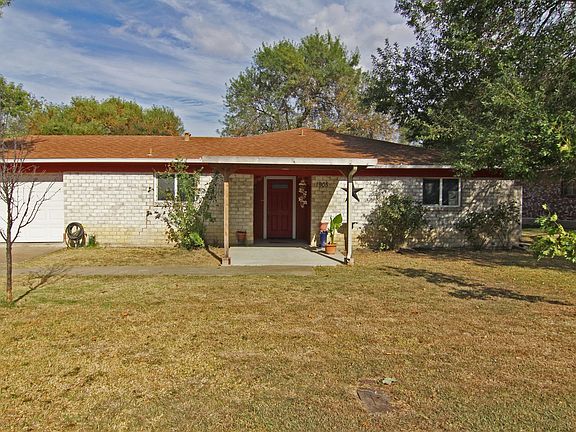 3rd image of 1905 Montclair Dr