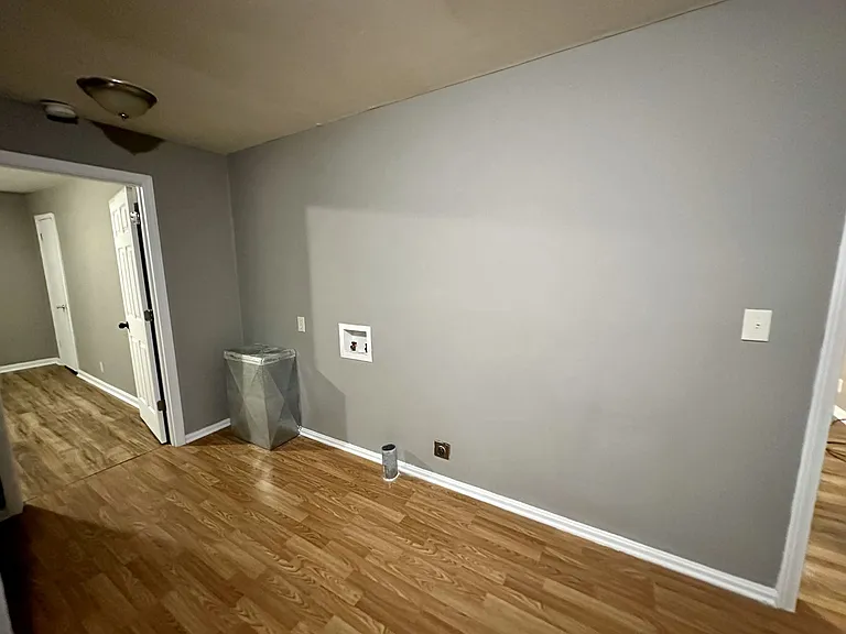 Locust Dr - 894 / 896 — Photo 13