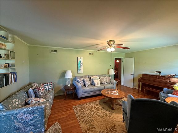 5th image of 407 Laurel Ave
