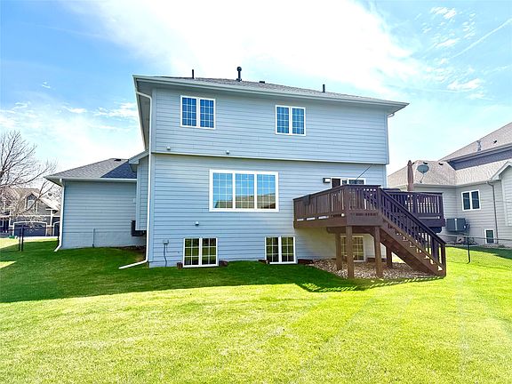 2nd image of 8425 Parkside Cir