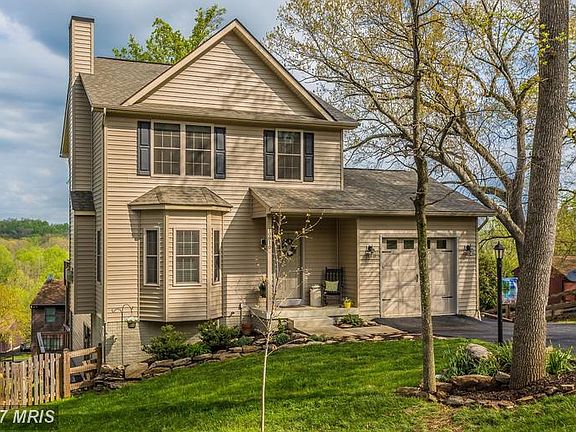 2nd image of 10810 Highwood Pl