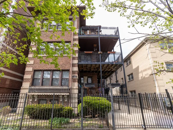1242 W Pratt Blvd APT 3R, Chicago, IL 60626