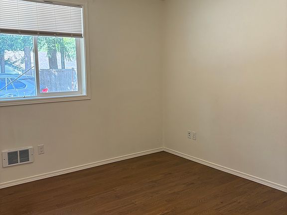 5th image of 19619 94th St E APT A