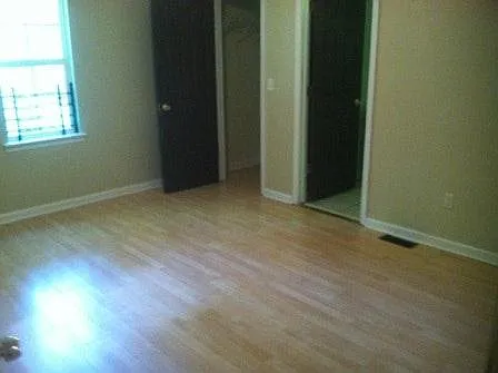4 bed, 1250 sqft, $1,700 — Photo 3