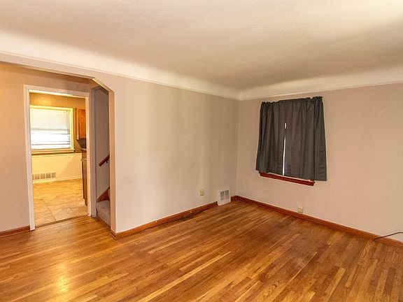 4th image of 30001 Halifax St