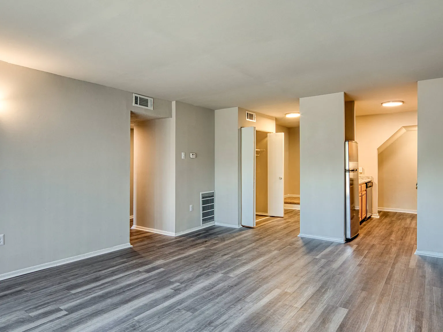 Stratford Hills Apartment and Townhomes — Photo 3