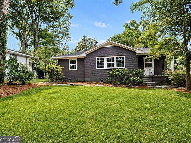1st image of 272 Cascade Dr NW