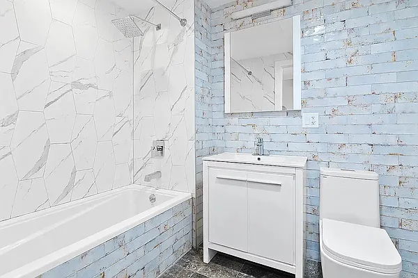 Bathroom, photo 1