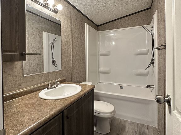 5th image of 700 E 6th St #141