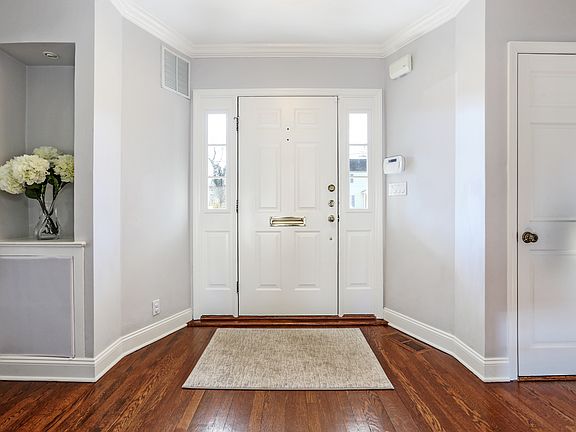 3rd image of 25 Gordon Pl