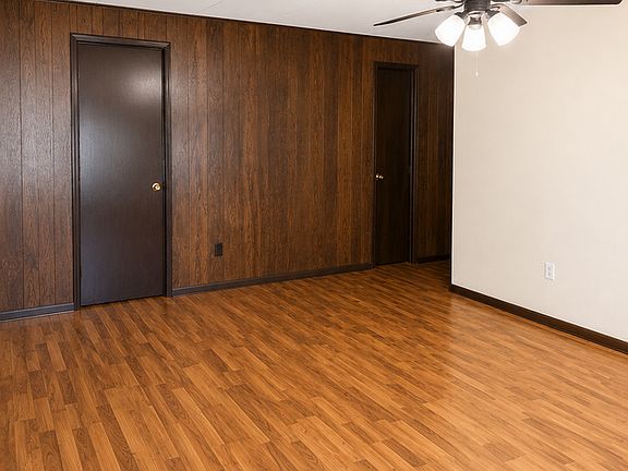3rd image of 6360 Washington St APT 1A