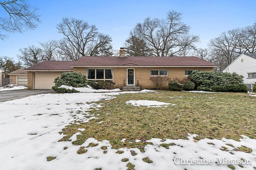 1960 Belmont Dr photo 1
