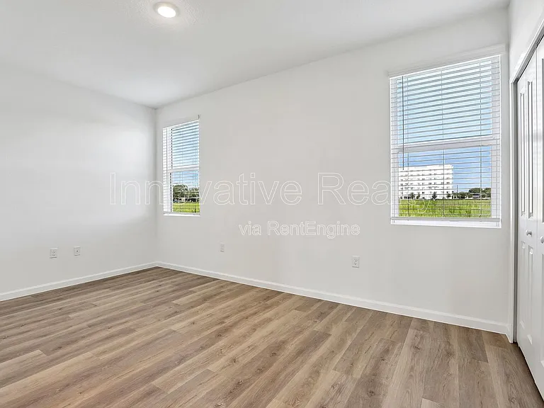 Venture Apartments — Photo 122