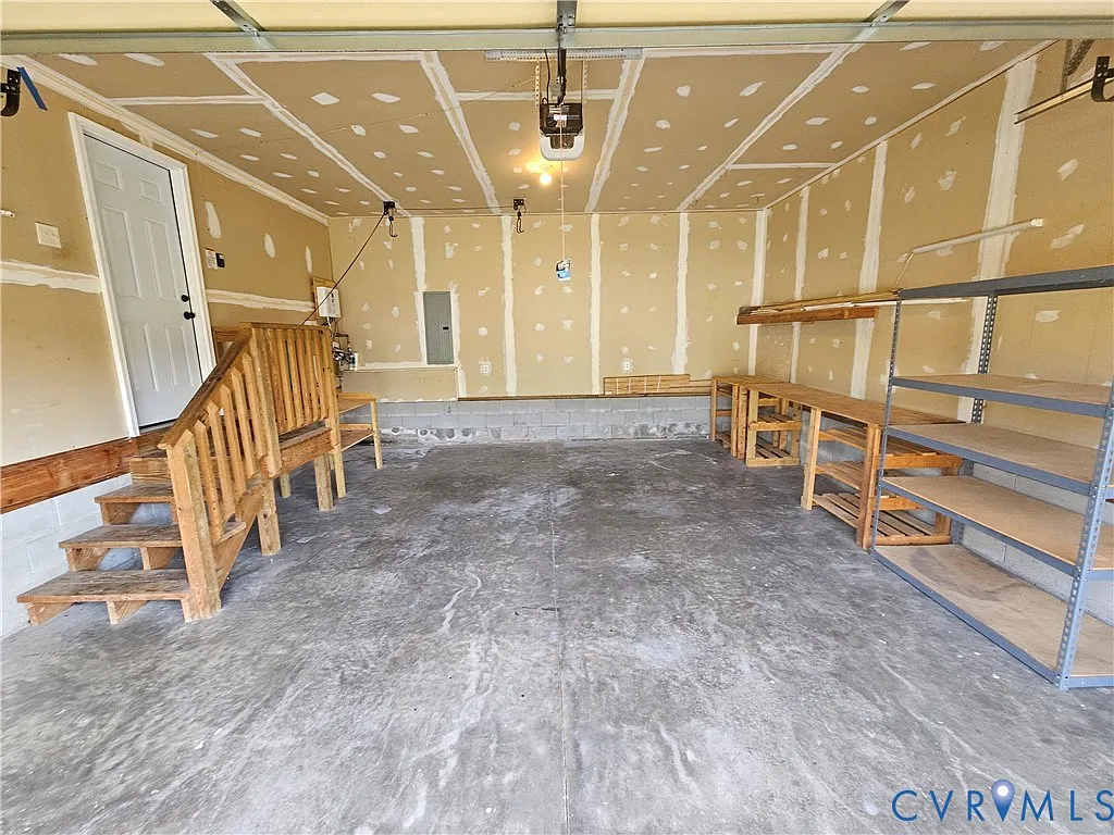 4 bed, 2.5 bath, 2228 sqft, $2,700 — Photo 3
